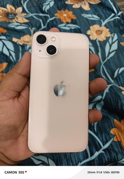 Apple iPhone 13