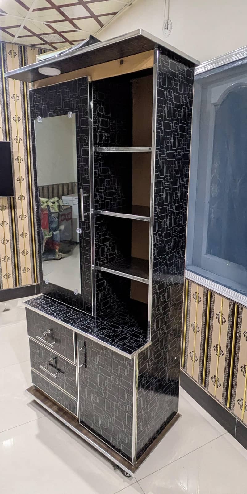 Dressing Cupboard 2