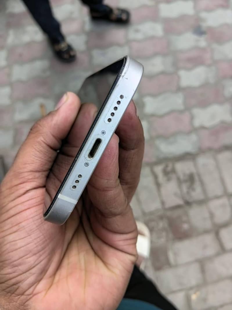 iPhone 12 3