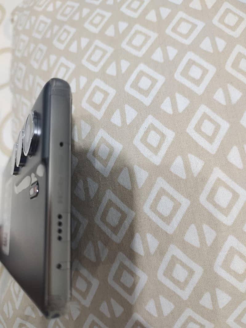 Tecno CAMON 40 Pro 6