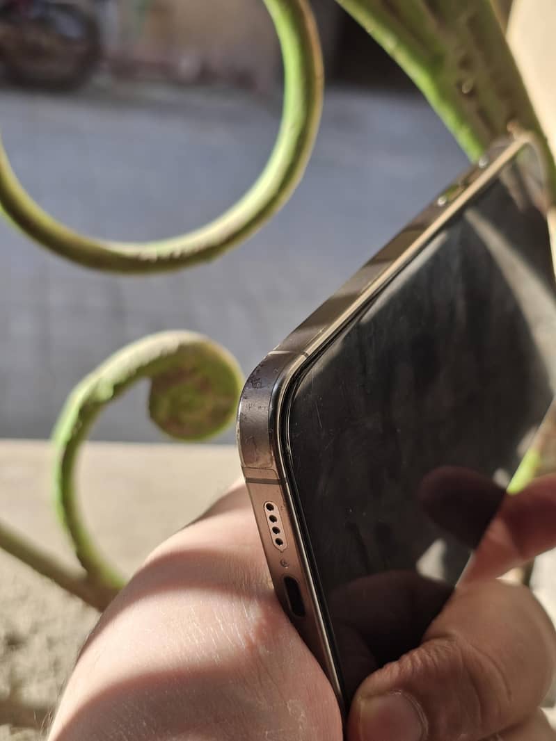 iPhone 15 Pro Max 10