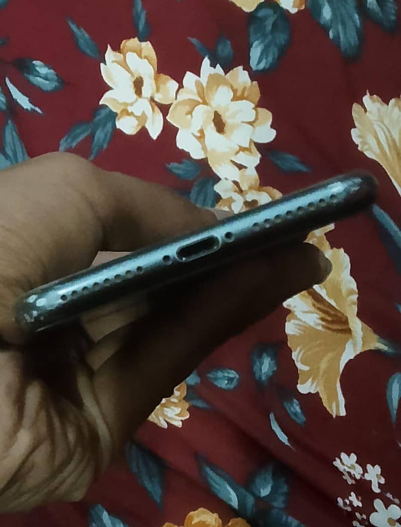 Apple iPhone 8 Plus 1