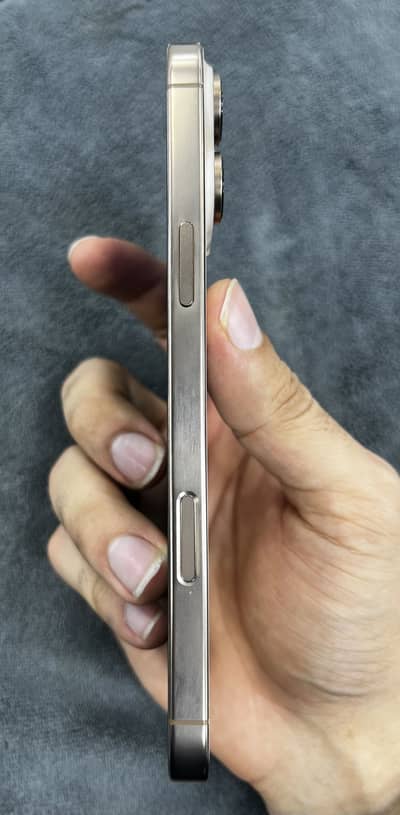 Apple iPhone 16 Pro Max