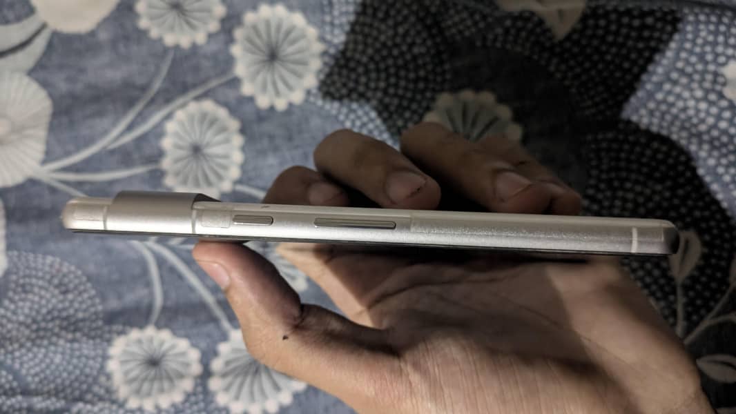 Google Pixel 7 4