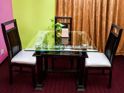 4 Seater Glass Dining Table Set |Solid Wooden Frame| Excellent Conditi