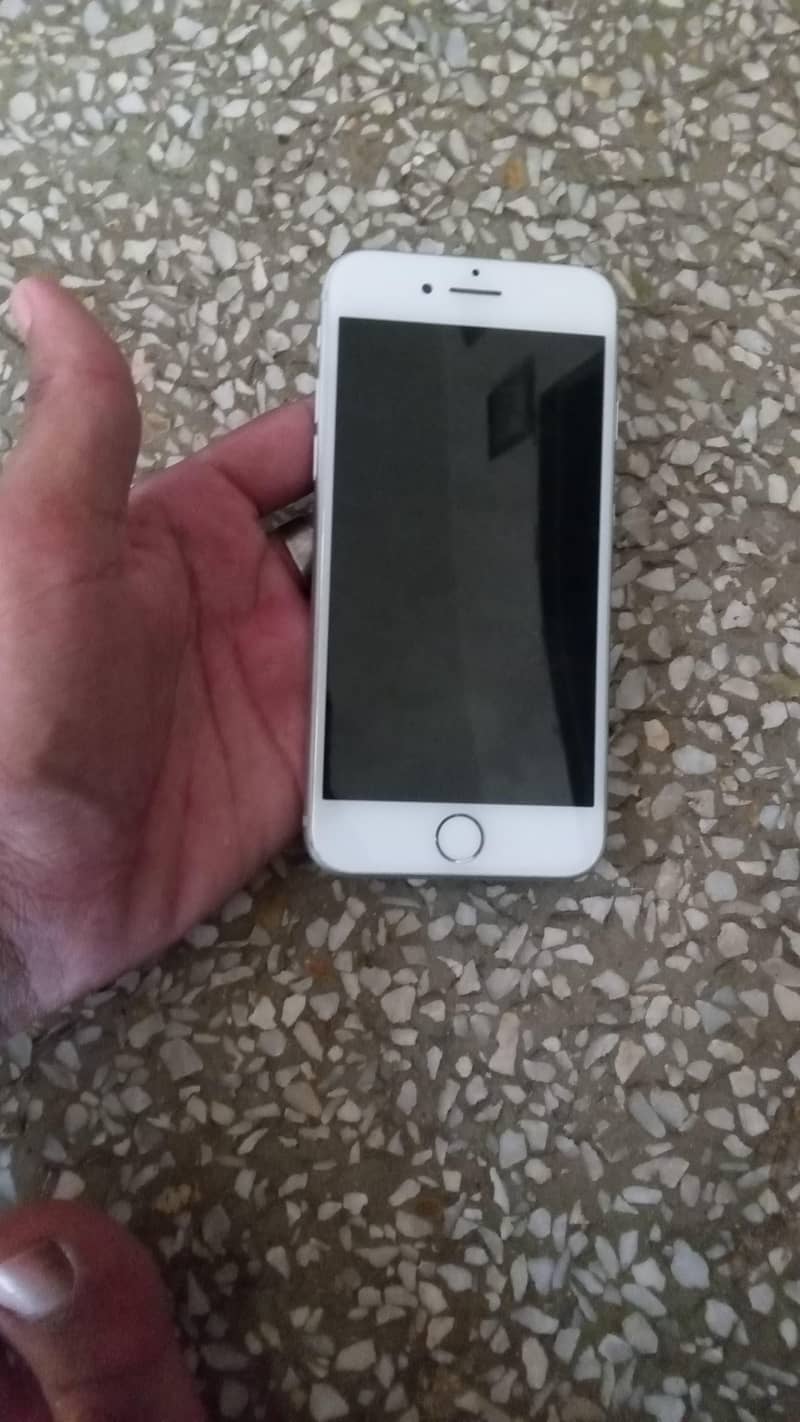 Apple iPhone 7 0