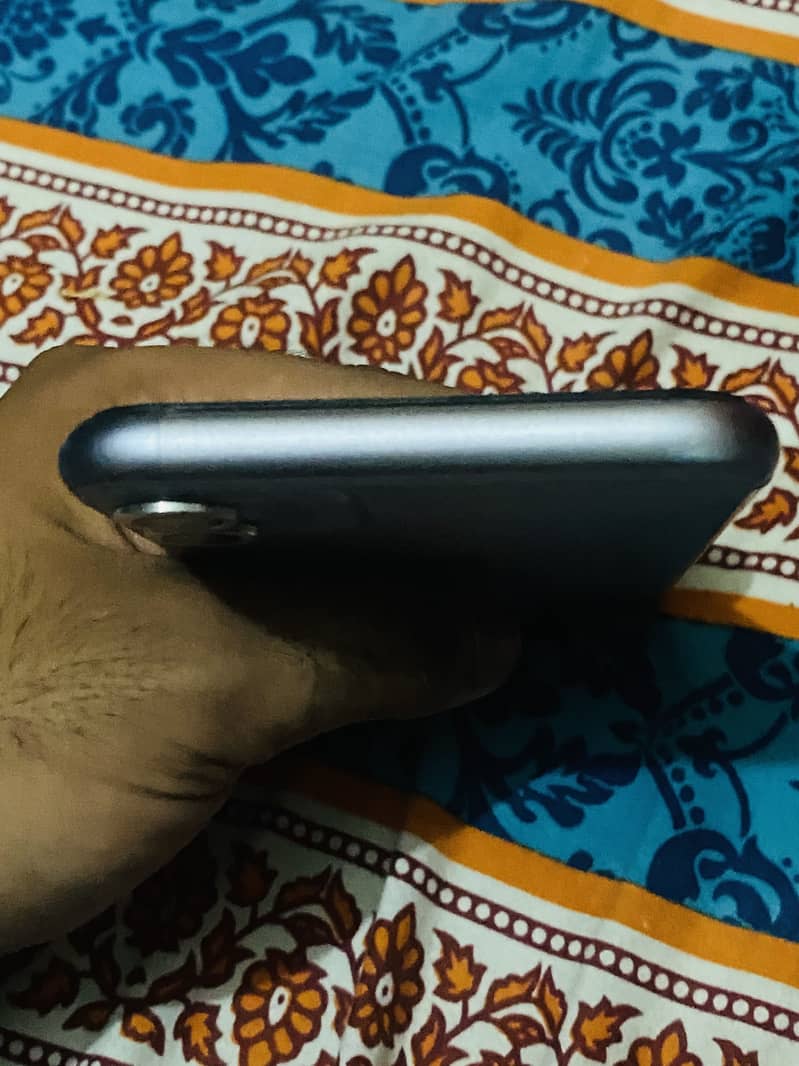iPhone 11 1