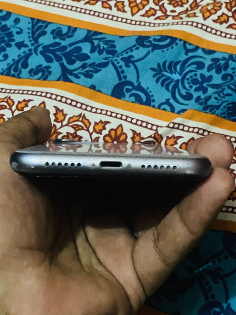 iPhone 11 3