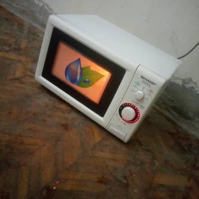 microwave oven