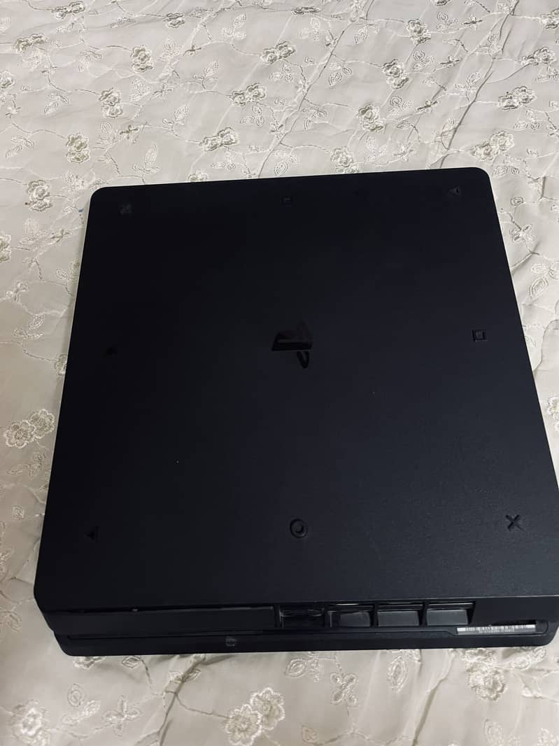 PS4 slim 0