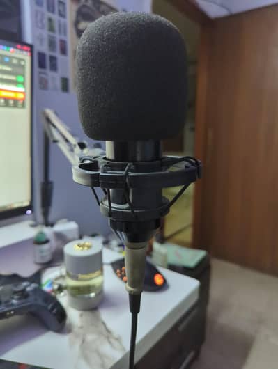 Podcast Microphone with Phantom Power Supply and stand kit