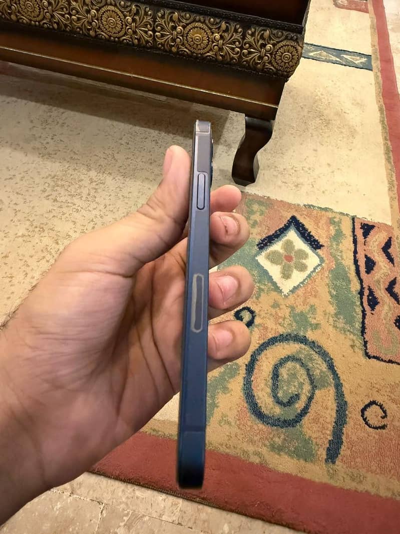 Apple iPhone 12 3