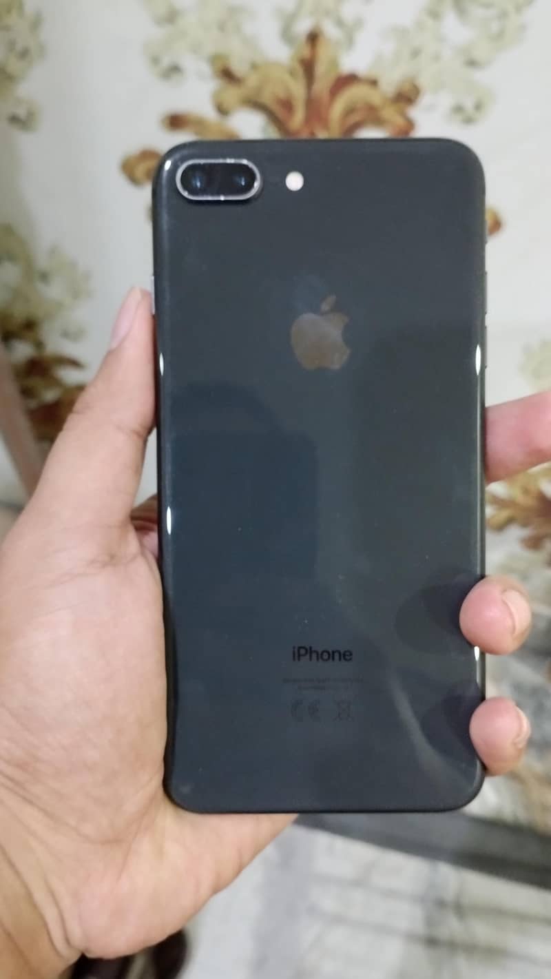 Apple iPhone 8 Plus 2