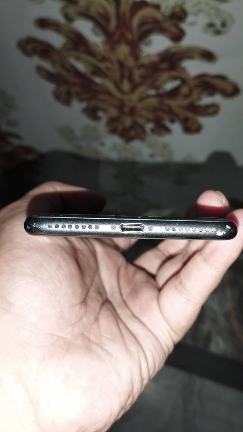 Apple iPhone 8 Plus 5