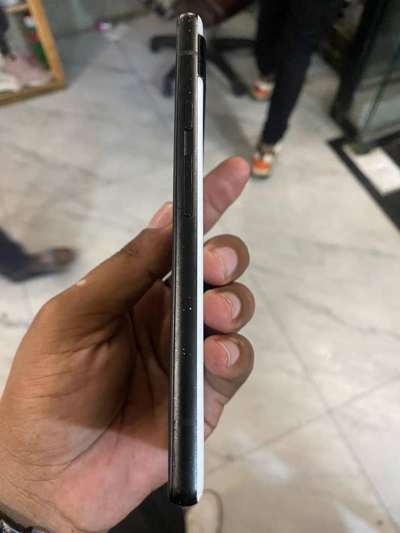 Google Pixel 6a 5