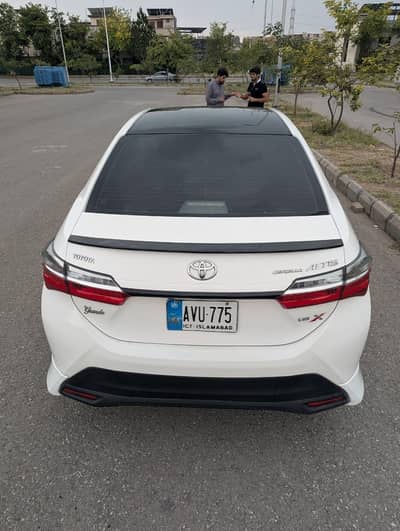 Toyota Altis Grande  1.8 Black room 2021