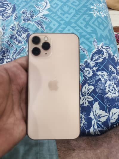 iphone 11pro in lush condition
