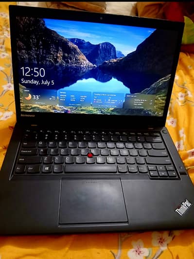 Lenovo Thinkpad,core i5, 8GB RAM, 256GB SSDmemory,113MB GraphicCard