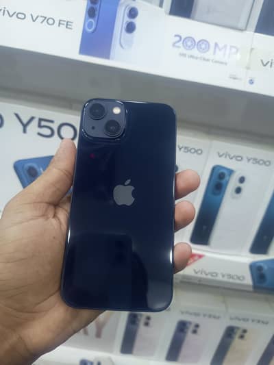 iPhone 13 box pack