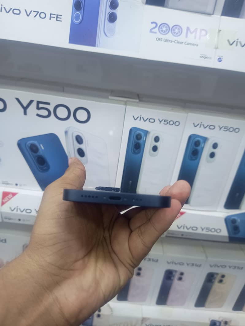 iPhone 13 box pack 2