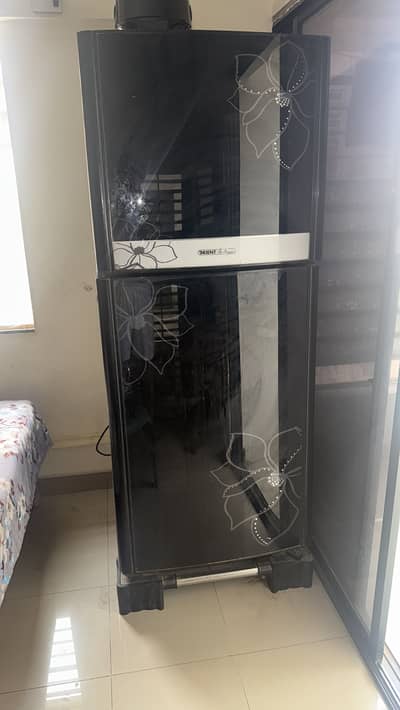 orient glas fridge all ok