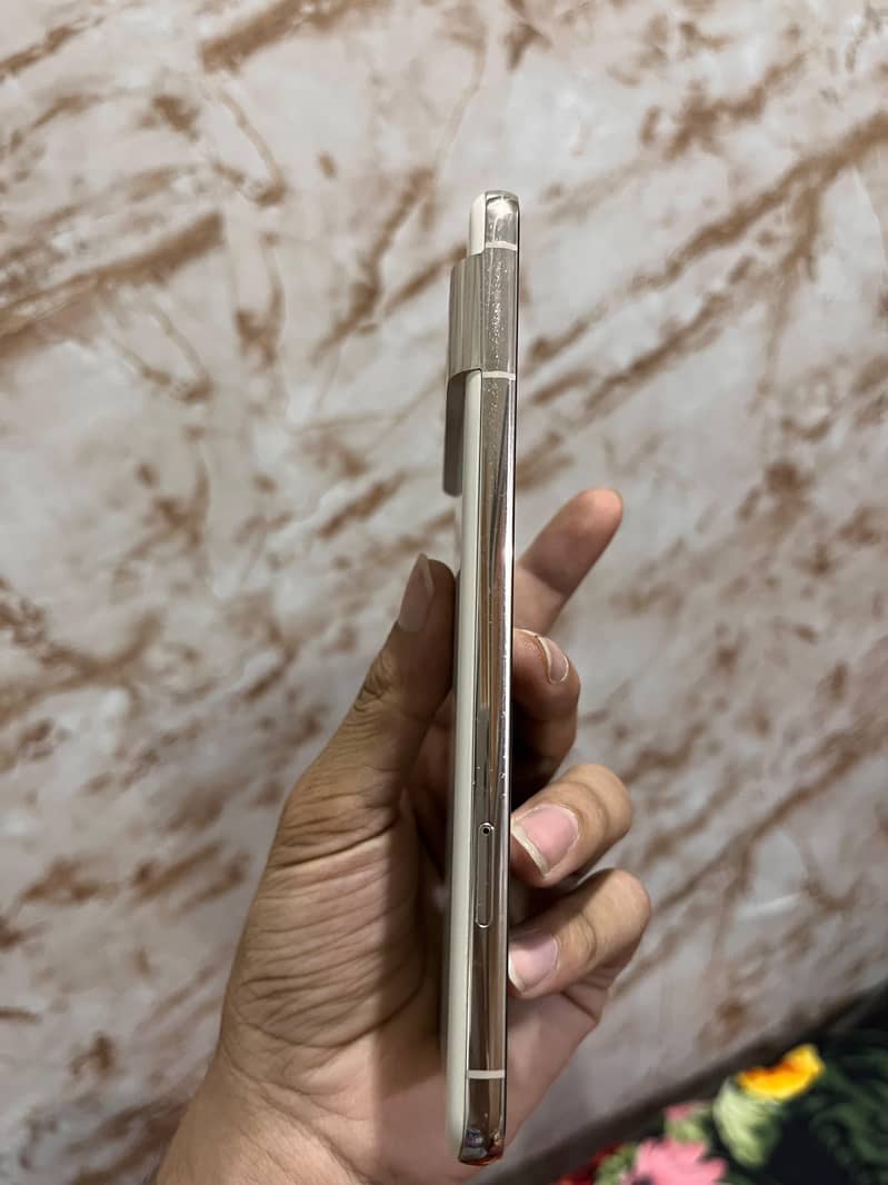 Google Pixel 8 Pro 2