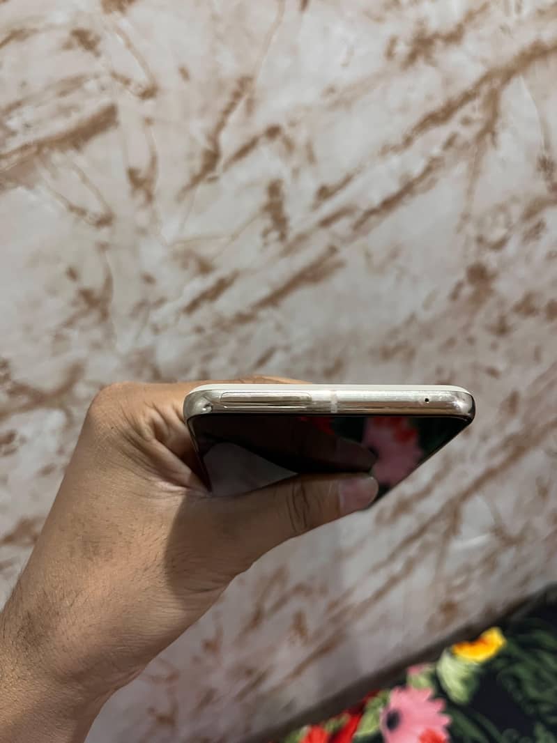 Google Pixel 8 Pro 4