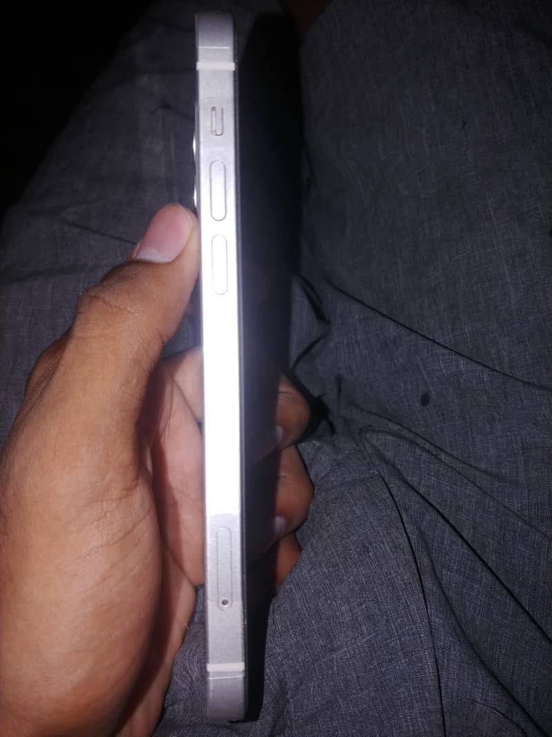 Apple iPhone 12 12