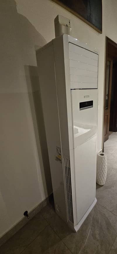 Gree 2 ton standing GF-24FW