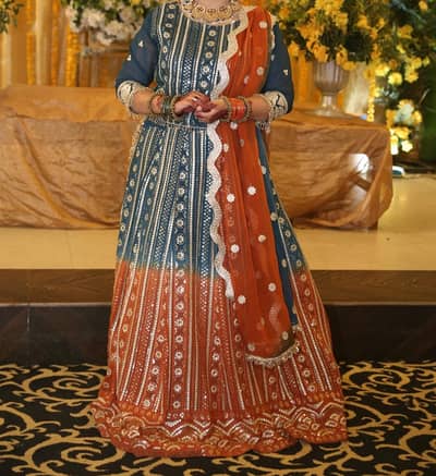 bht achy dress ha munasib Price me