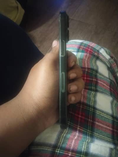 Apple iPhone 15