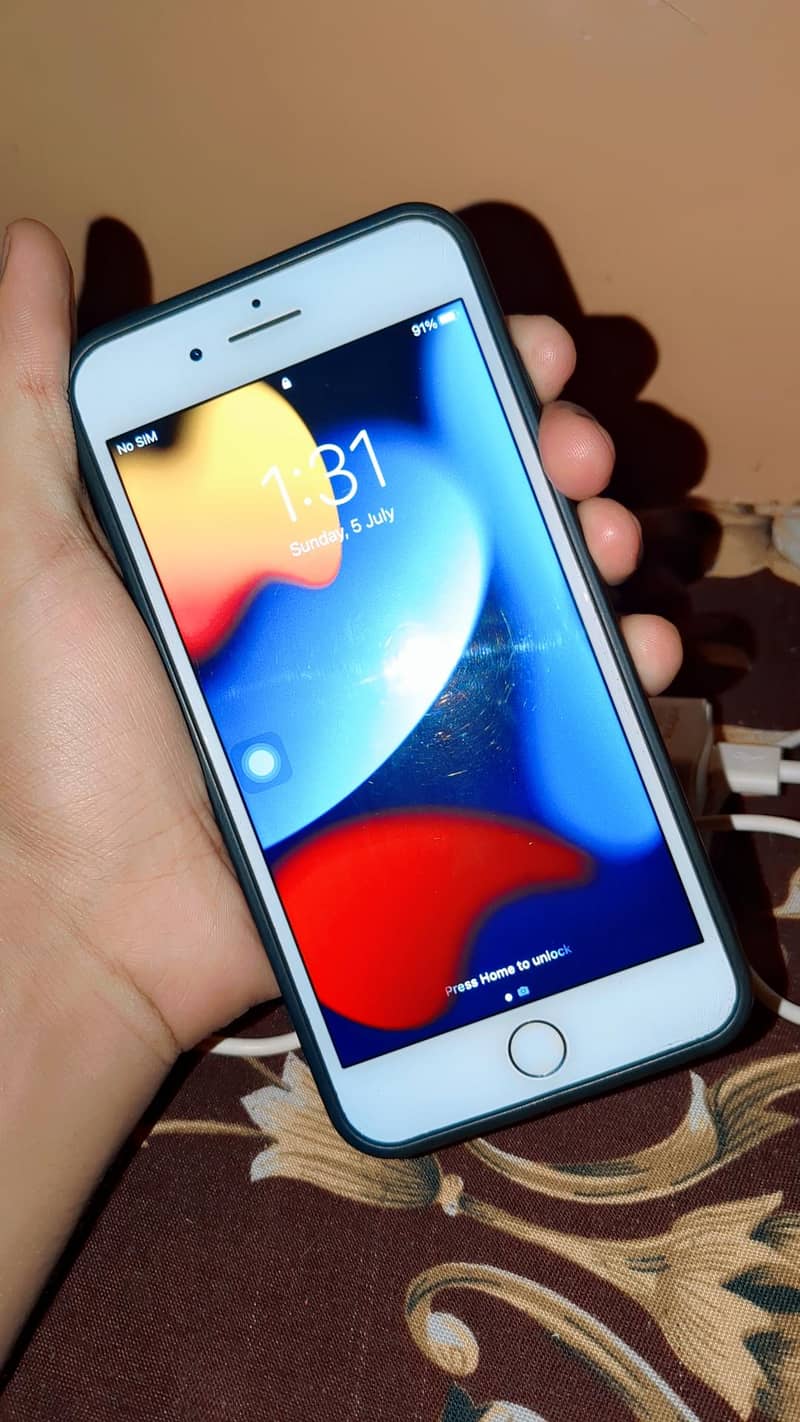 Apple iPhone 7 Plus 0