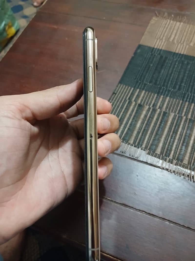 iPhone XS Max 3
