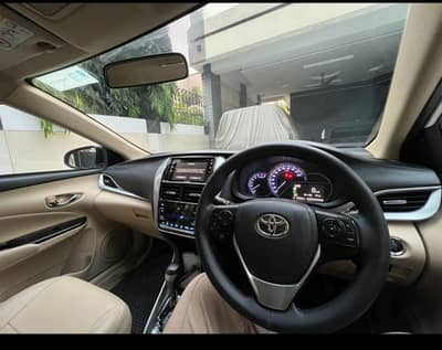 Toyota yaris 1.5 CVT i automatic