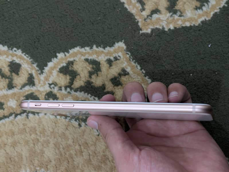 Apple iPhone 8 Plus 1