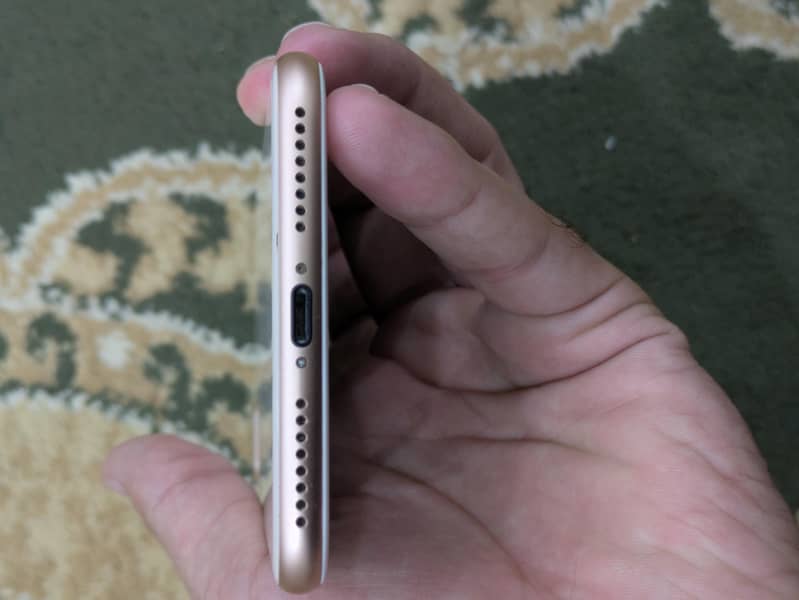 Apple iPhone 8 Plus 2