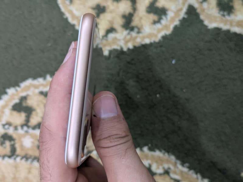 Apple iPhone 8 Plus 3