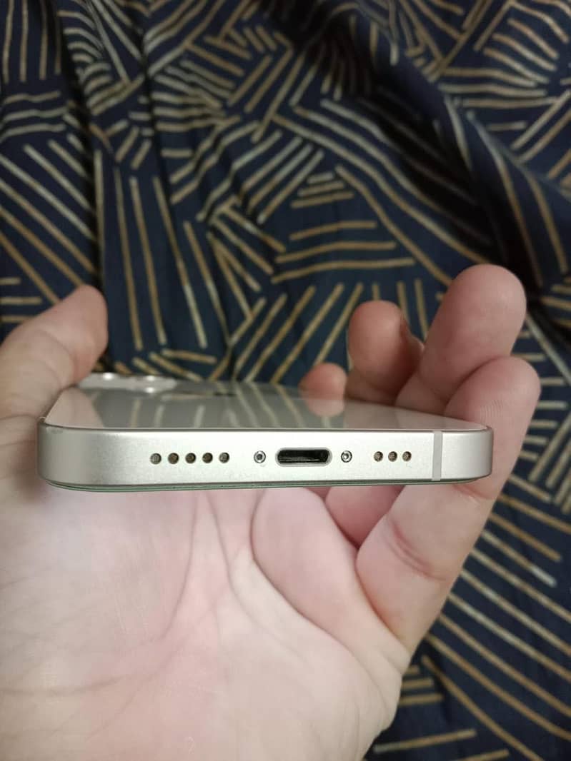 Apple iPhone 13 1