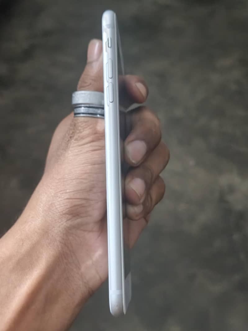 Apple iPhone 8 Plus 0