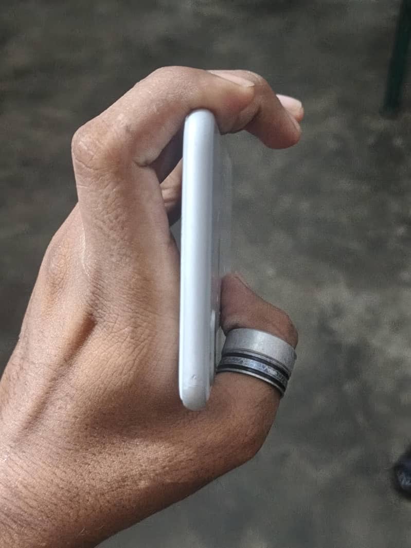 Apple iPhone 8 Plus 1