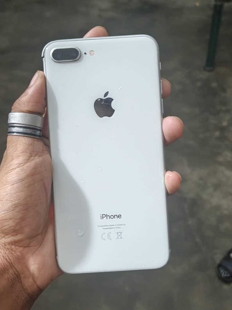 Apple iPhone 8 Plus 4