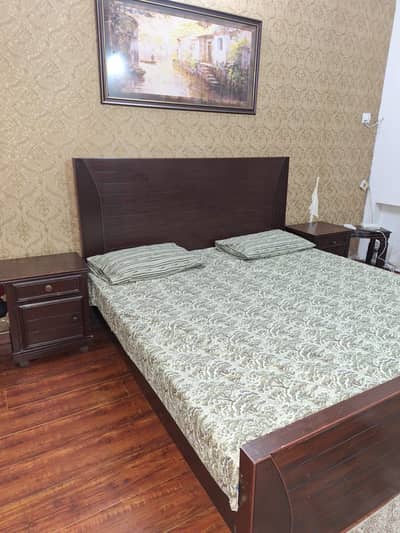 Bedroom furniture set