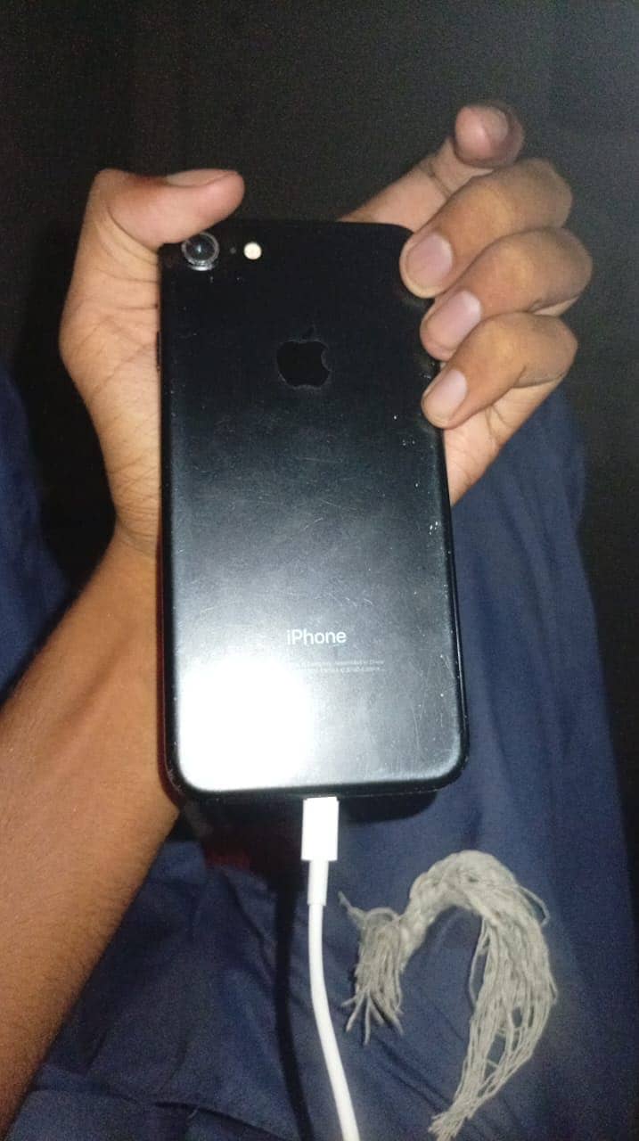 Apple iPhone 7 4