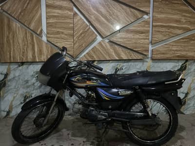 United 100cc black colour