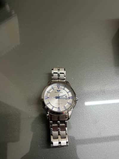 Classic Men Watch!Available now in just 3000rs!