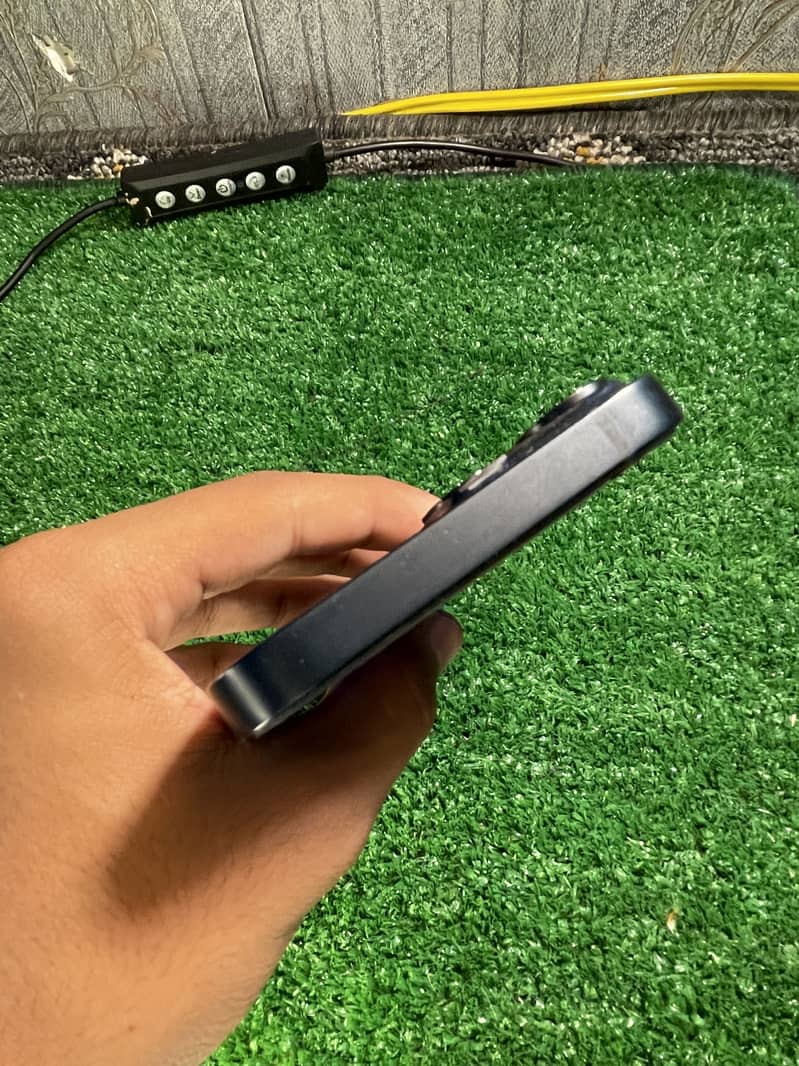 Apple iPhone 14 9