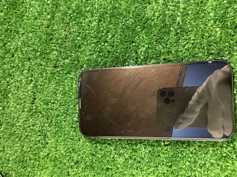 Apple iPhone 14 14