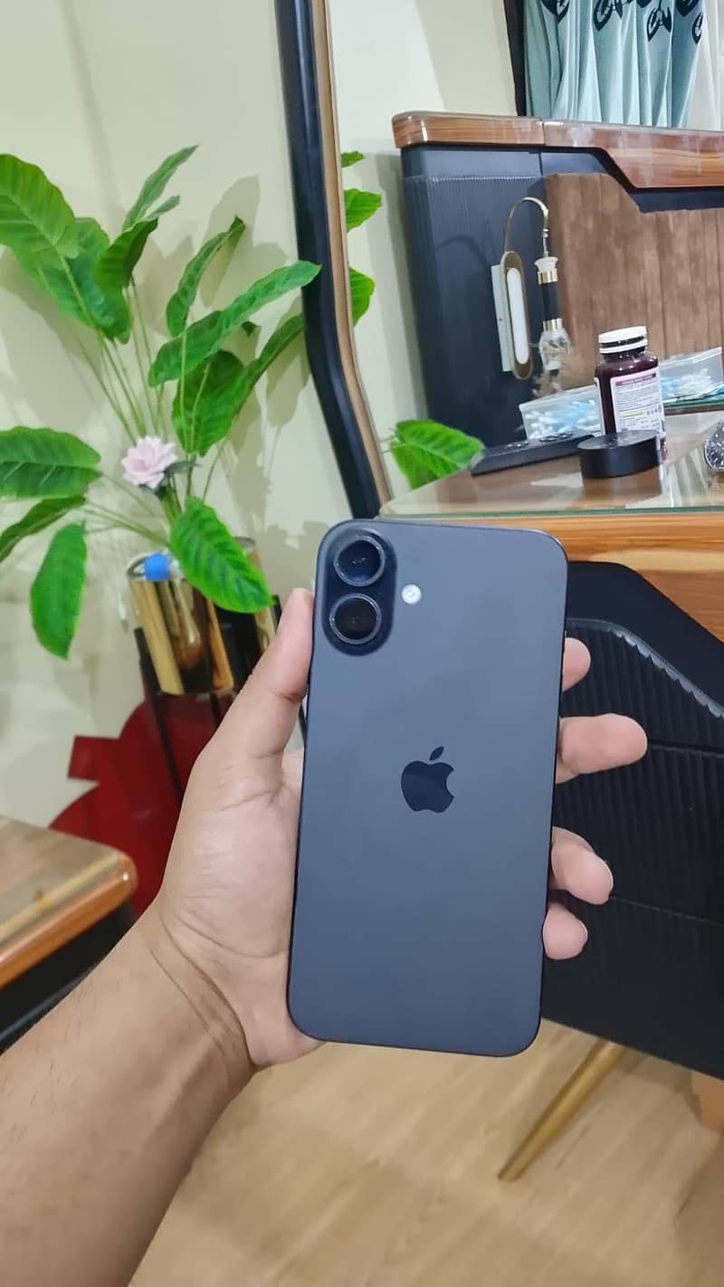 Apple iPhone 16 Plus JV 0