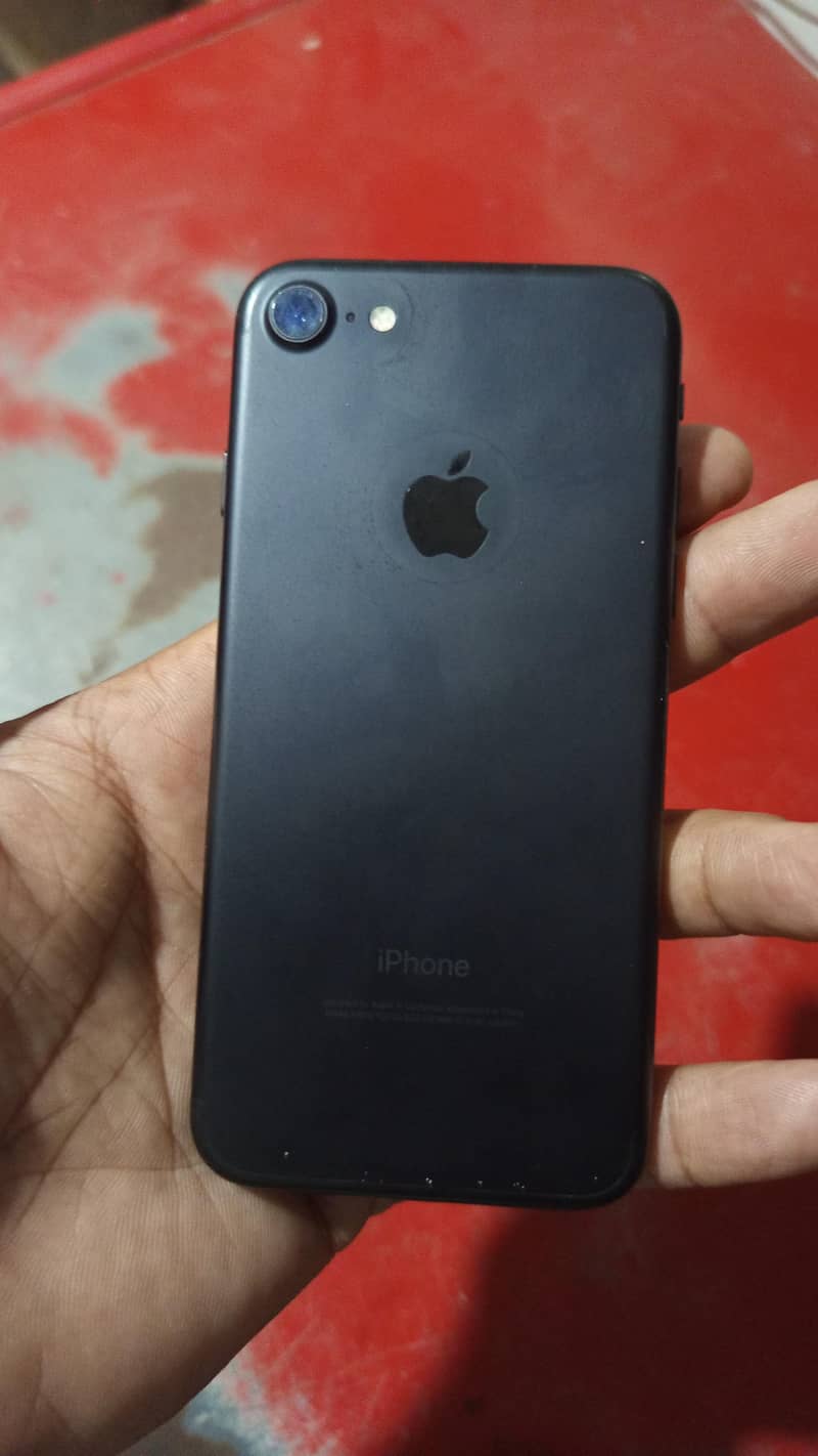 Apple iPhone 7 0