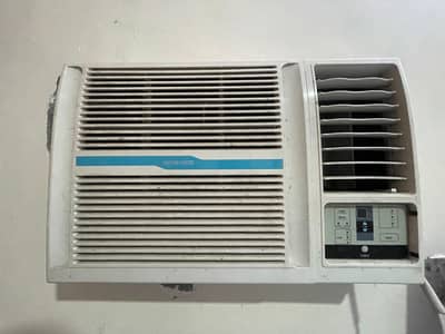 Skywood  1  Ton window AC